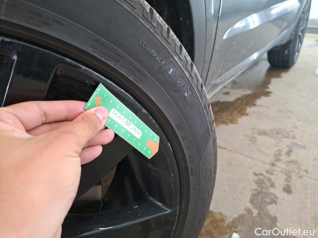  Jaguar  E-PACE JAGUAR  / 2017 / 5P / SUV P300e PHEV BVA AWD R-Dynamic S / VO RECONDITIONNE - PHOTOS AVANT RECONDITIONNEMENT #9