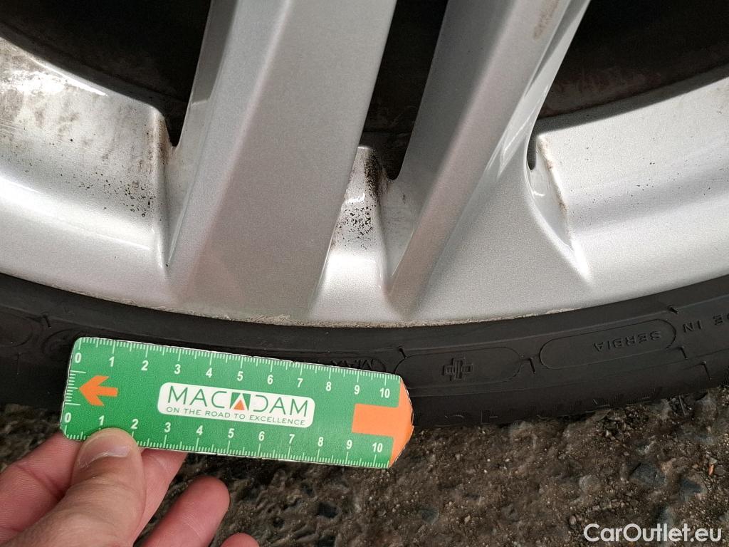  Toyota  Corolla TOYOTA  / 2018 / 5P / Berline Hybride 122h Dynamic Business #23