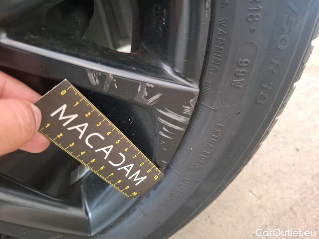  Toyota  C-HR TOYOTA  / 2016 / 5P / SUV 1.8 HYBRIDE 122 GRAPHIC #46