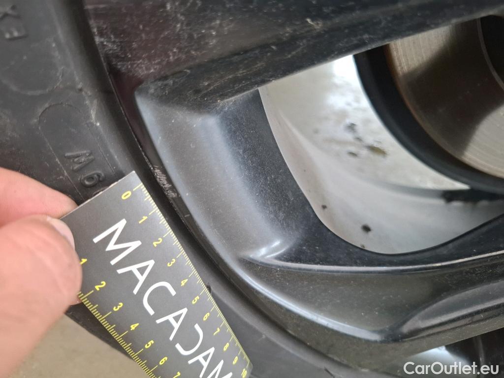  Toyota  C-HR TOYOTA  / 2016 / 5P / SUV 1.8 HYBRIDE 122 GRAPHIC #39