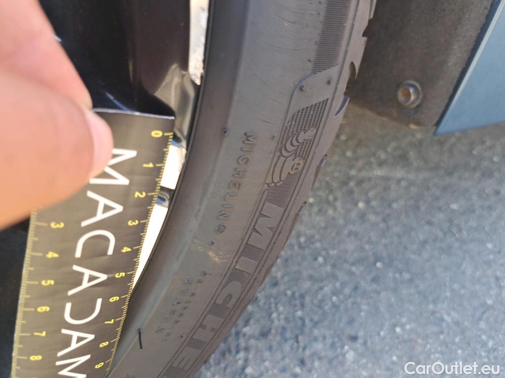  Toyota  Corolla TOYOTA  / 2018 / 5P / Berline Hybride 184h Design #21