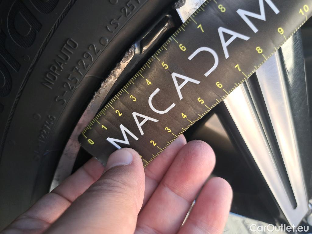  Toyota  Corolla TOYOTA  / 2018 / 5P / Berline Hybride 184h Design #42