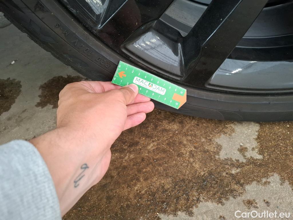  Jaguar  E-PACE JAGUAR  / 2017 / 5P / SUV P300e PHEV BVA AWD R-Dynamic S / VO RECONDITIONNE - PHOTOS AVANT RECONDITIONNEMENT #24