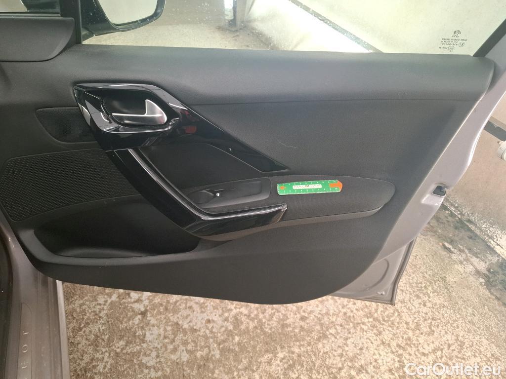  Peugeot  208  Signature 1.2 PureTech 80CV BVM5 E6dT #16