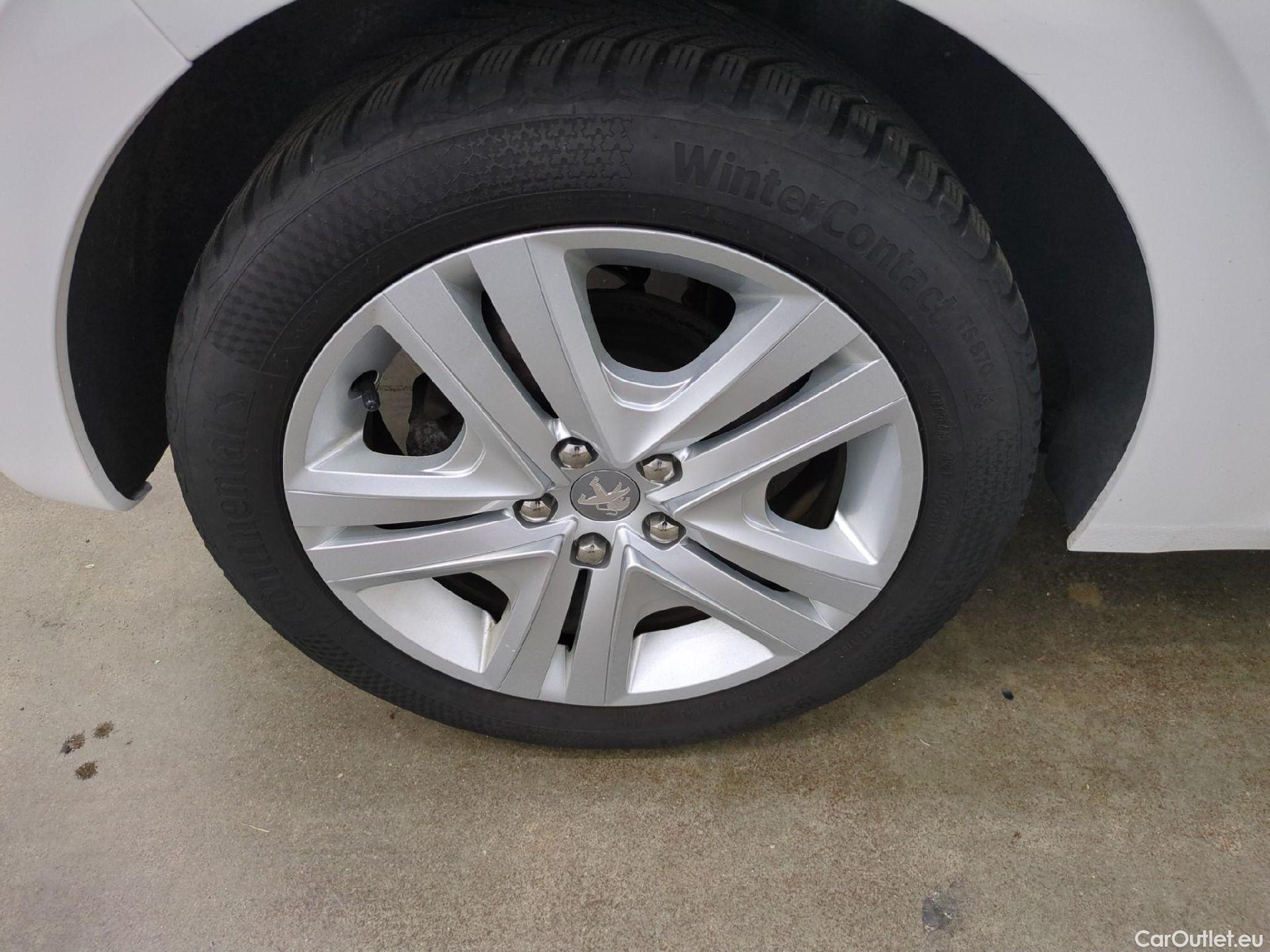  Peugeot  208  Allure Business 1.2 PureTech 110CV BVM5 E6 #5