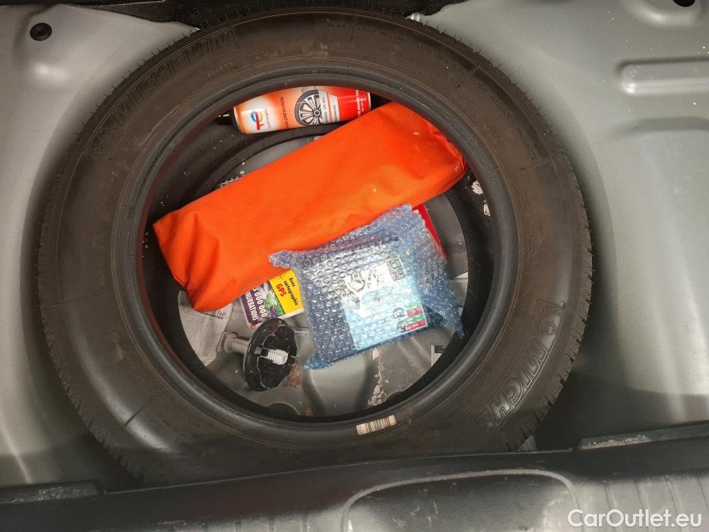  Peugeot  208  Signature 1.2 PureTech 80CV BVM5 E6dT #20