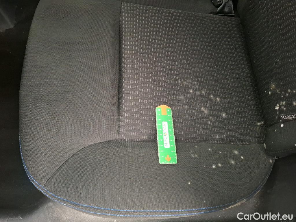  Peugeot  208  Signature 1.2 PureTech 80CV BVM5 E6dT #23