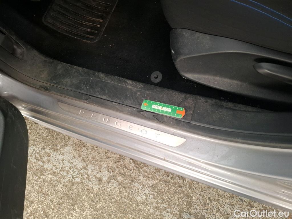  Peugeot  208  Signature 1.2 PureTech 80CV BVM5 E6dT #11