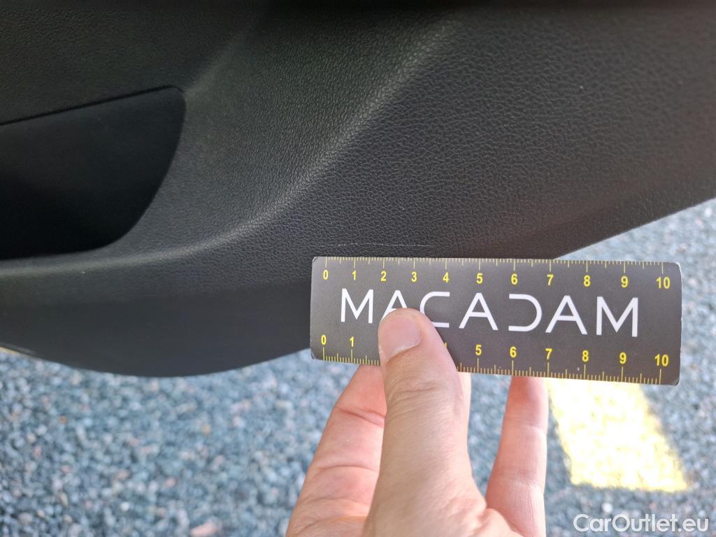  Renault  Kadjar RENAULT  / 2018 / 5P / Crossover Business TCe 140 FAP #4