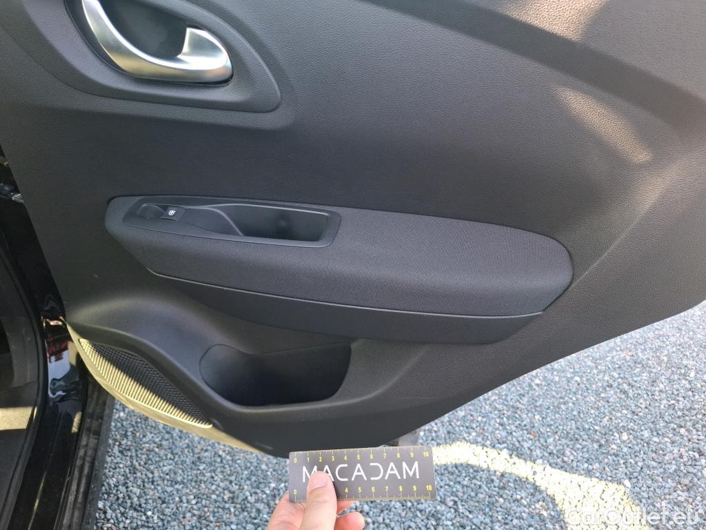  Renault  Kadjar RENAULT  / 2018 / 5P / Crossover Business TCe 140 FAP #3