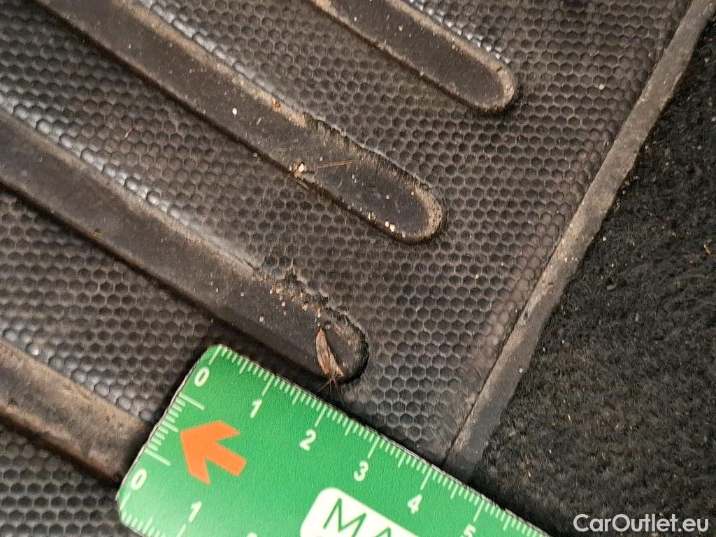  Peugeot  208  Signature 1.2 PureTech 80CV BVM5 E6dT #15