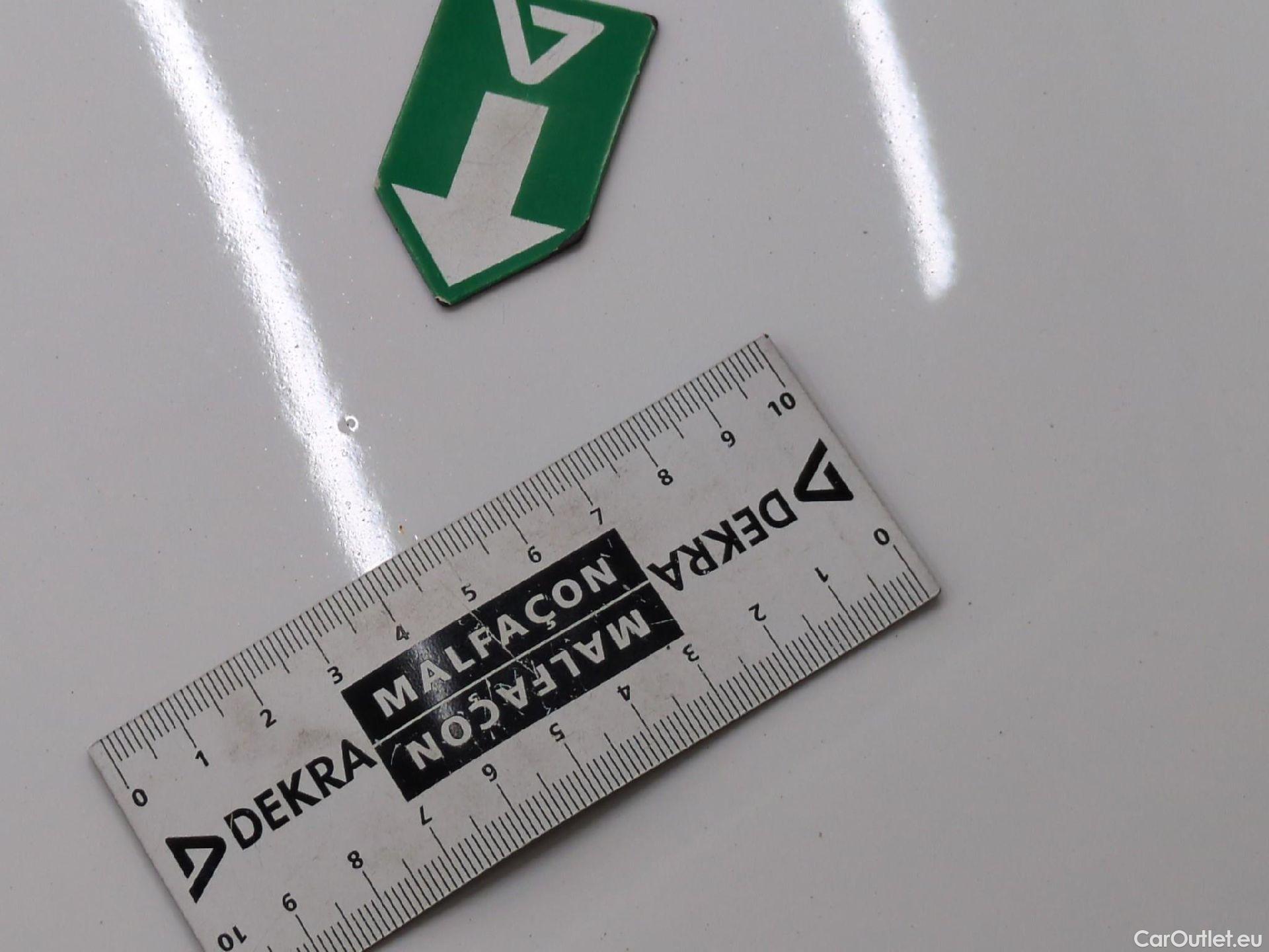  Toyota  Yaris TOYOTA  Hybride 5p Berline 1.5 VVT-I HYBRID France Business #16