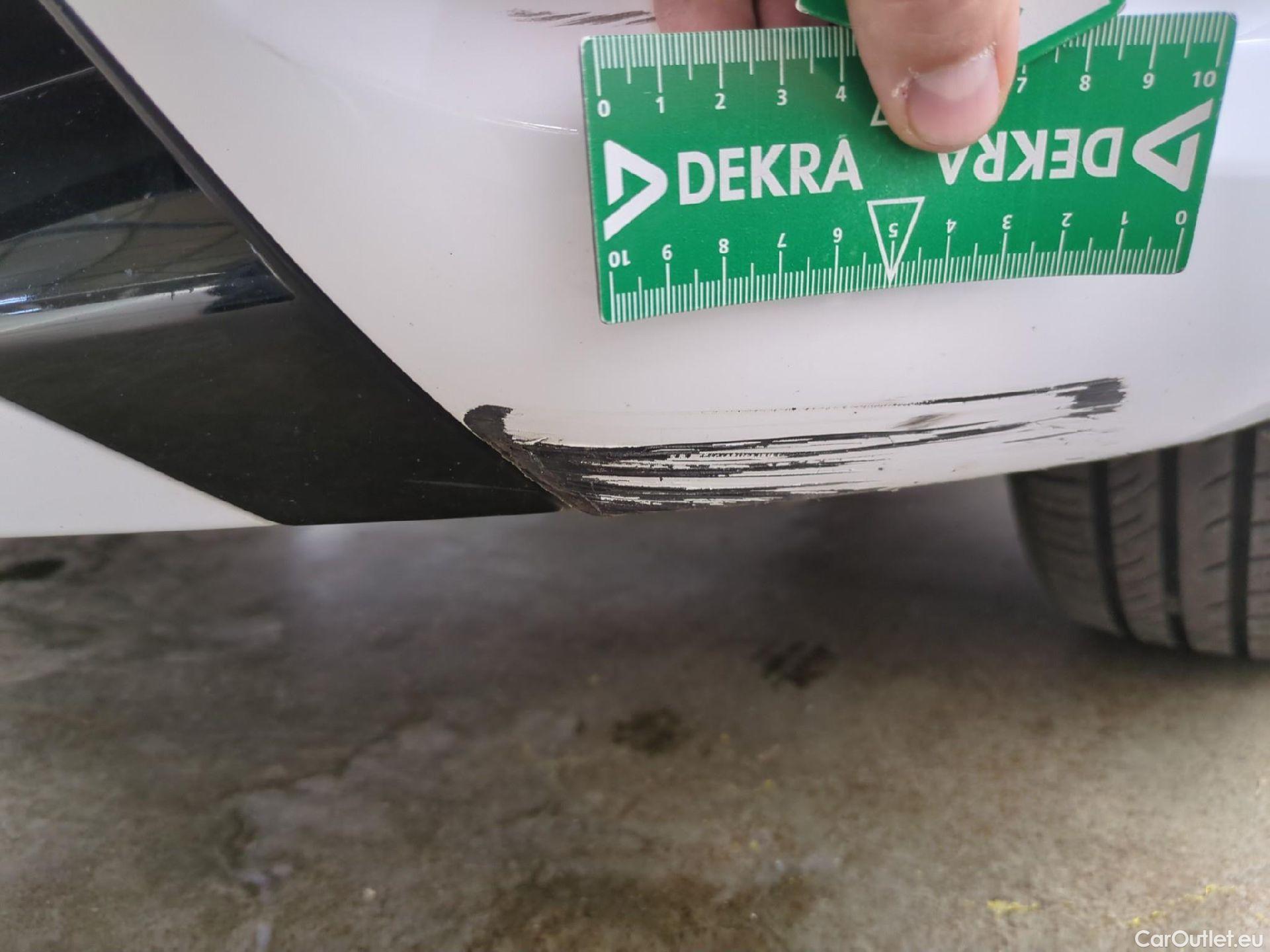  Toyota  Yaris TOYOTA  Hybride 5p Berline 1.5 VVT-I HYBRID France Business #6