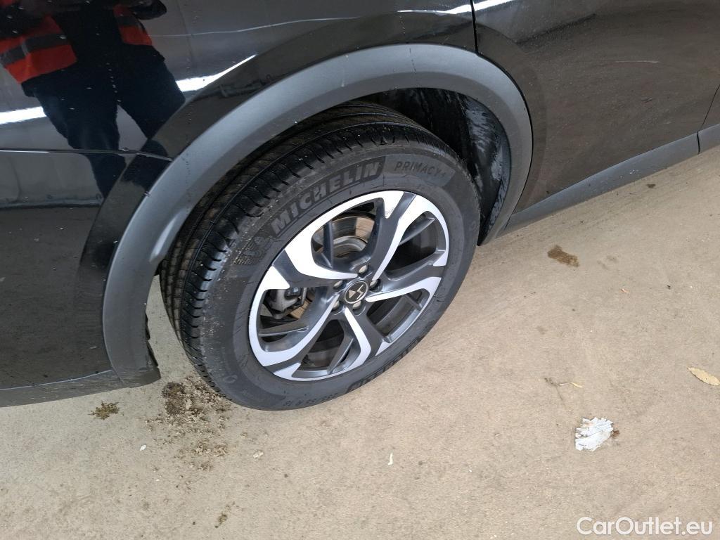  DS  DS7 DS DS 7 Crossback / 2017 / 5P / SUV PureTech 180 Automatique Executive #12