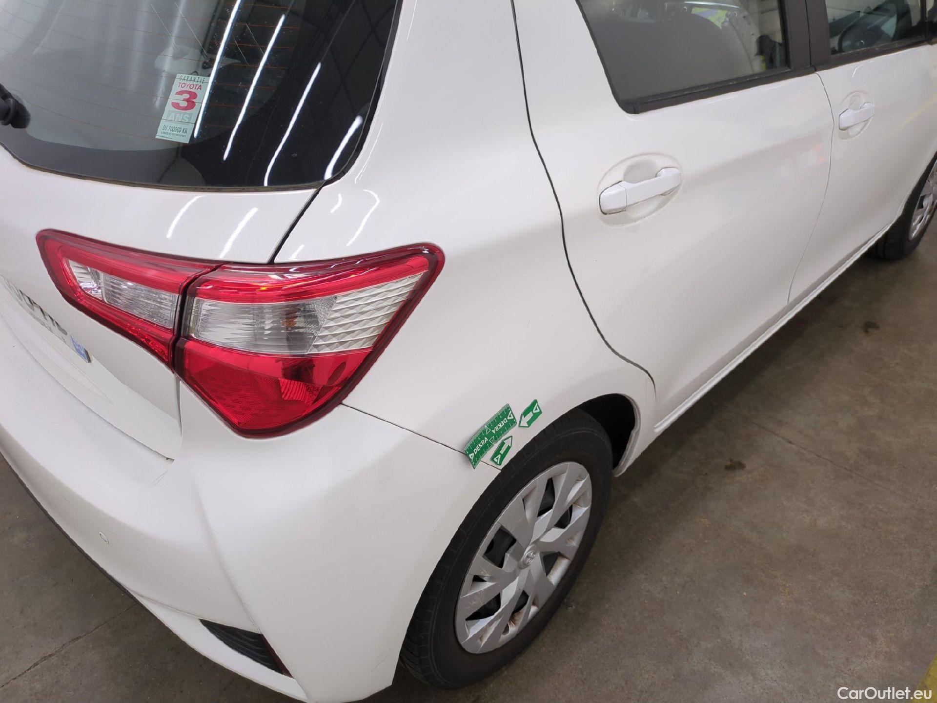  Toyota  Yaris TOYOTA  Hybride 5p Berline 1.5 VVT-I HYBRID France Business #3