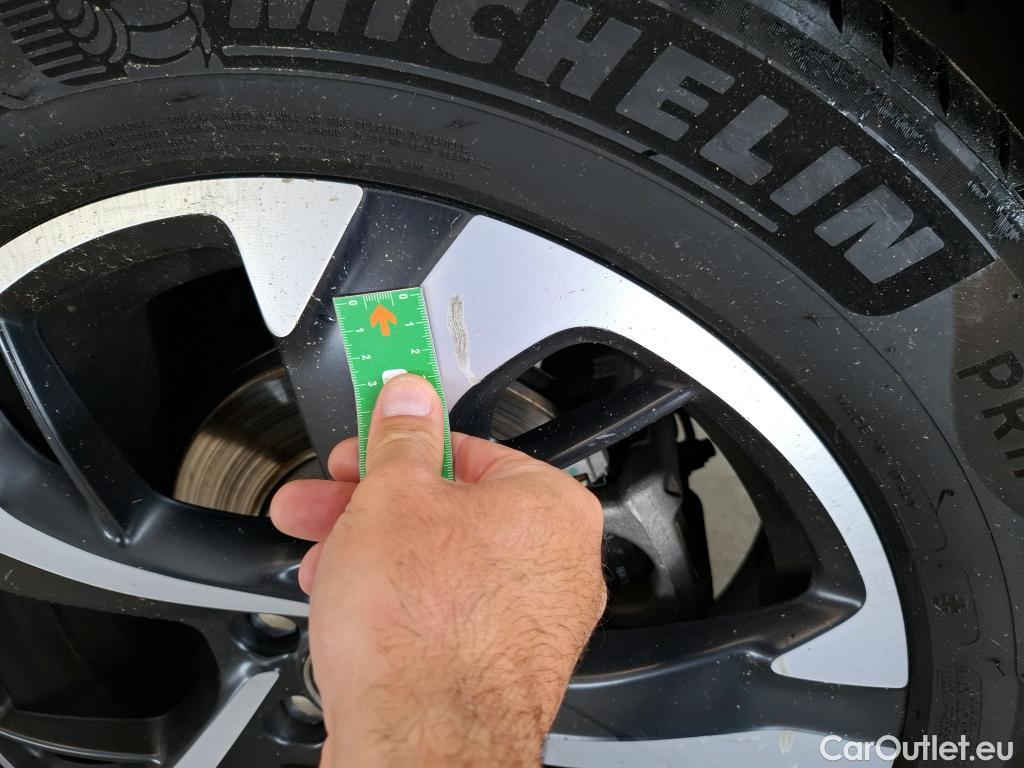  DS  DS7 DS DS 7 Crossback / 2017 / 5P / SUV PureTech 180 Automatique Executive #11