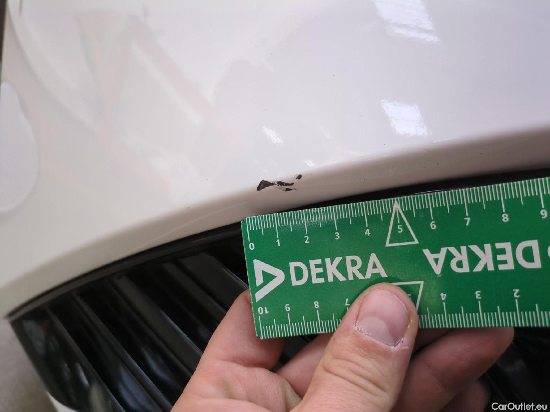  Toyota  Yaris TOYOTA  Hybride 5p Berline 1.5 VVT-I HYBRID France Business #9