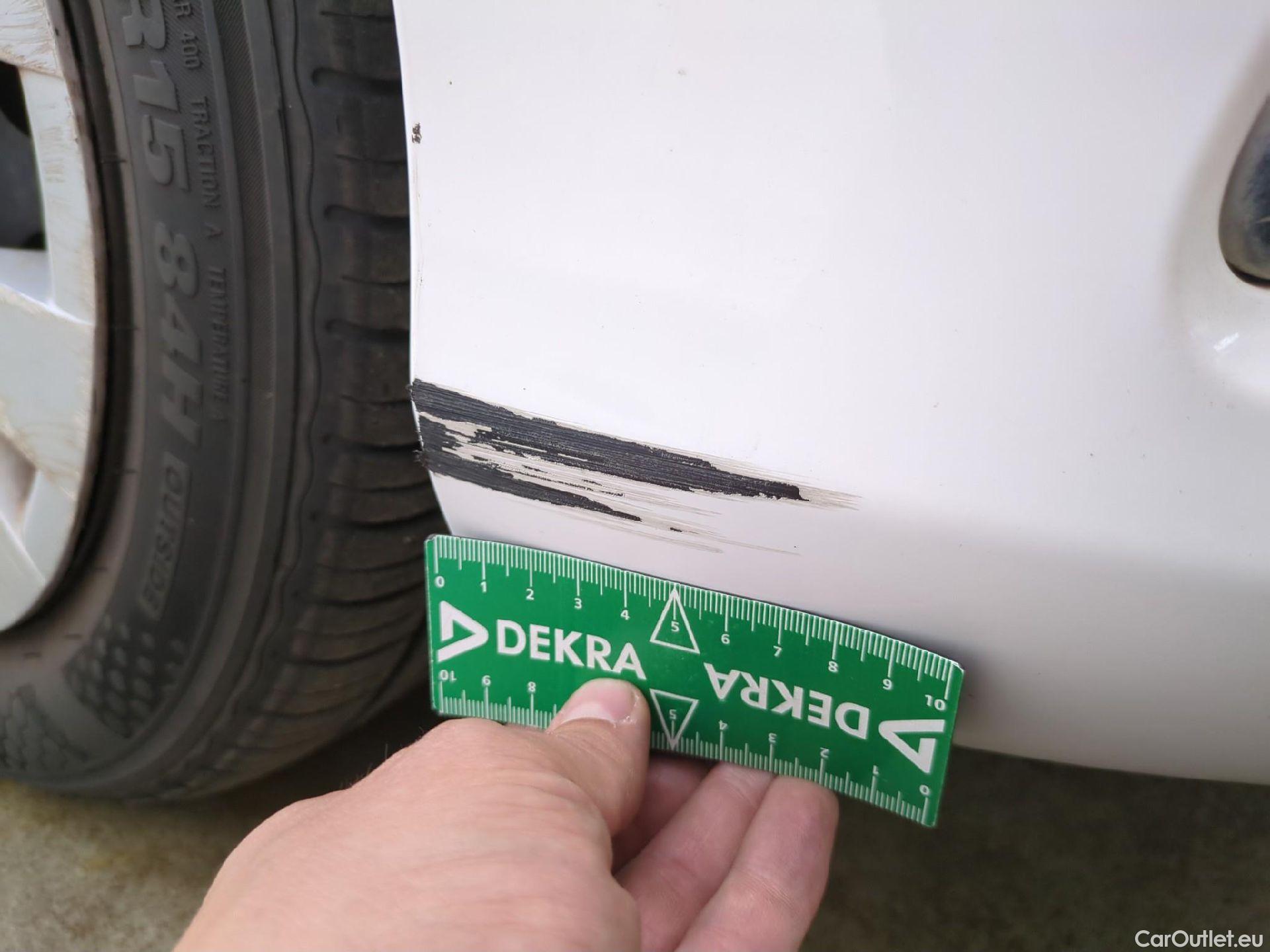  Toyota  Yaris TOYOTA  Hybride 5p Berline 1.5 VVT-I HYBRID France Business #8