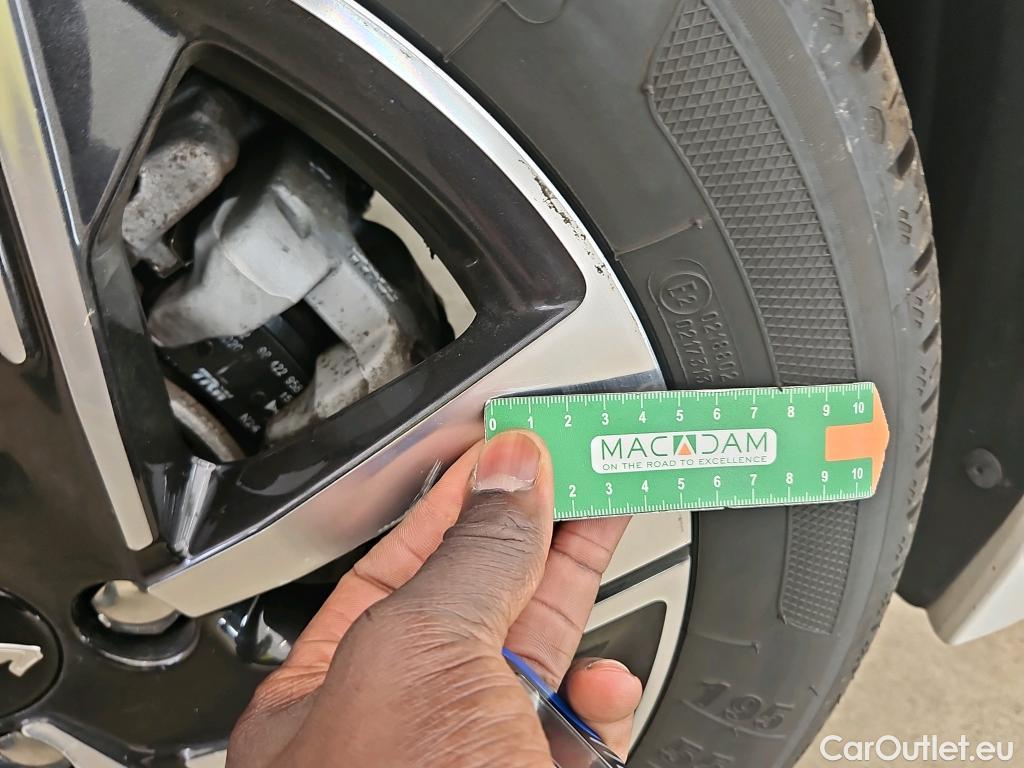  Peugeot  208  Allure Business 1.2 PureTech 100CV BVM6 E6d #10