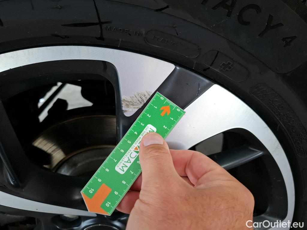  DS  DS7 DS DS 7 Crossback / 2017 / 5P / SUV PureTech 180 Automatique Executive #14