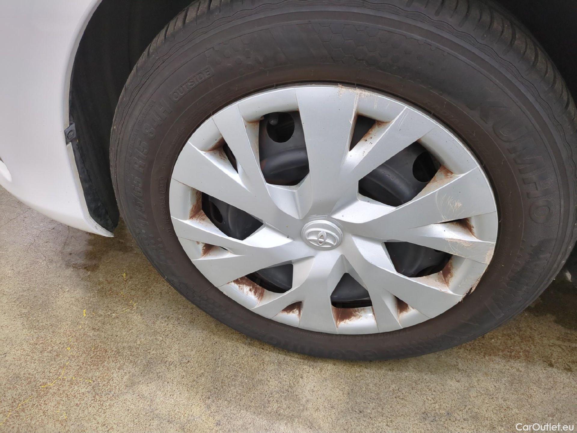  Toyota  Yaris TOYOTA  Hybride 5p Berline 1.5 VVT-I HYBRID France Business #2