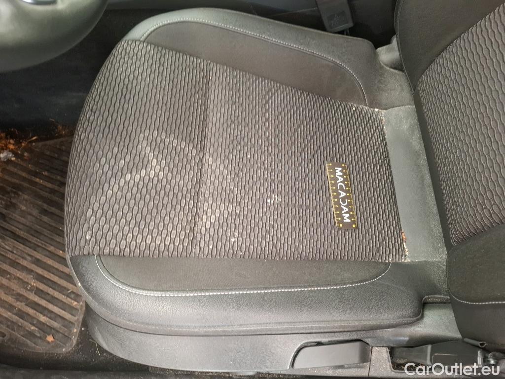  Opel  Insignia OPEL  5p Berline 1.6 CDTi 136 Auto Cosmo #100