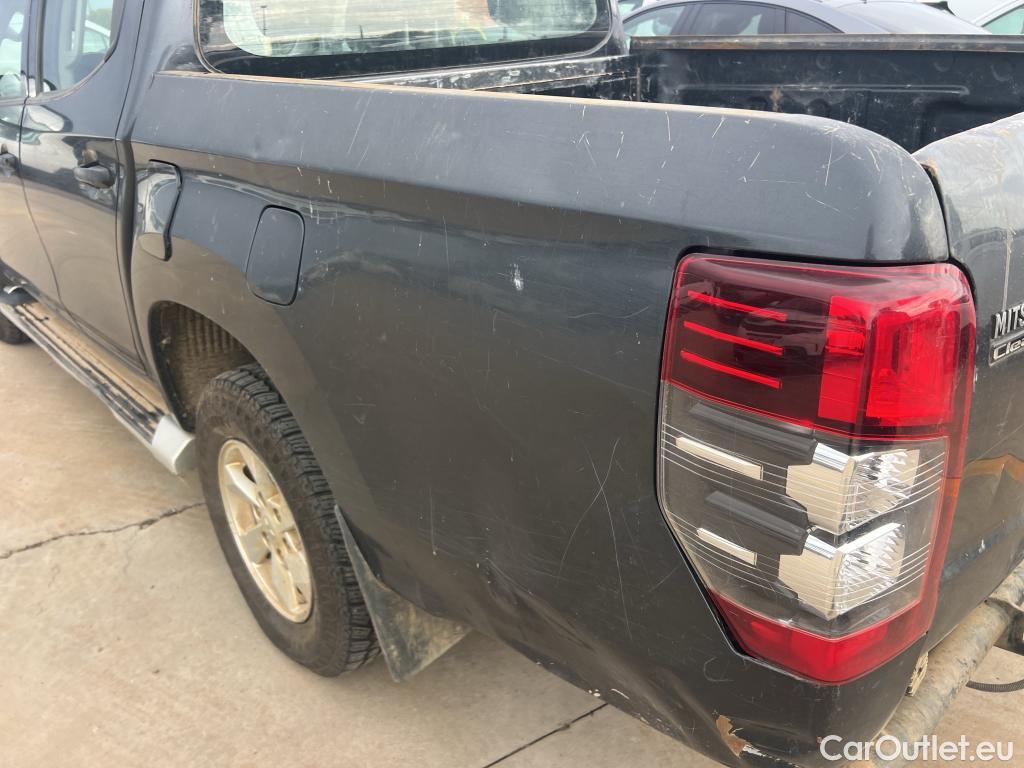  Mitsubishi  L200 MITSUBISHI  / 2019 / 4P / pickup doble cabina D/C 220 DI-D M-Pro #21