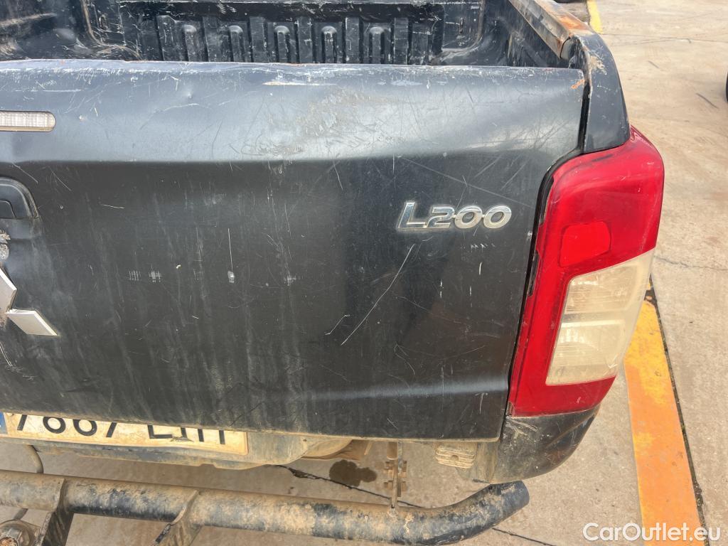  Mitsubishi  L200 MITSUBISHI  / 2019 / 4P / pickup doble cabina D/C 220 DI-D M-Pro #5