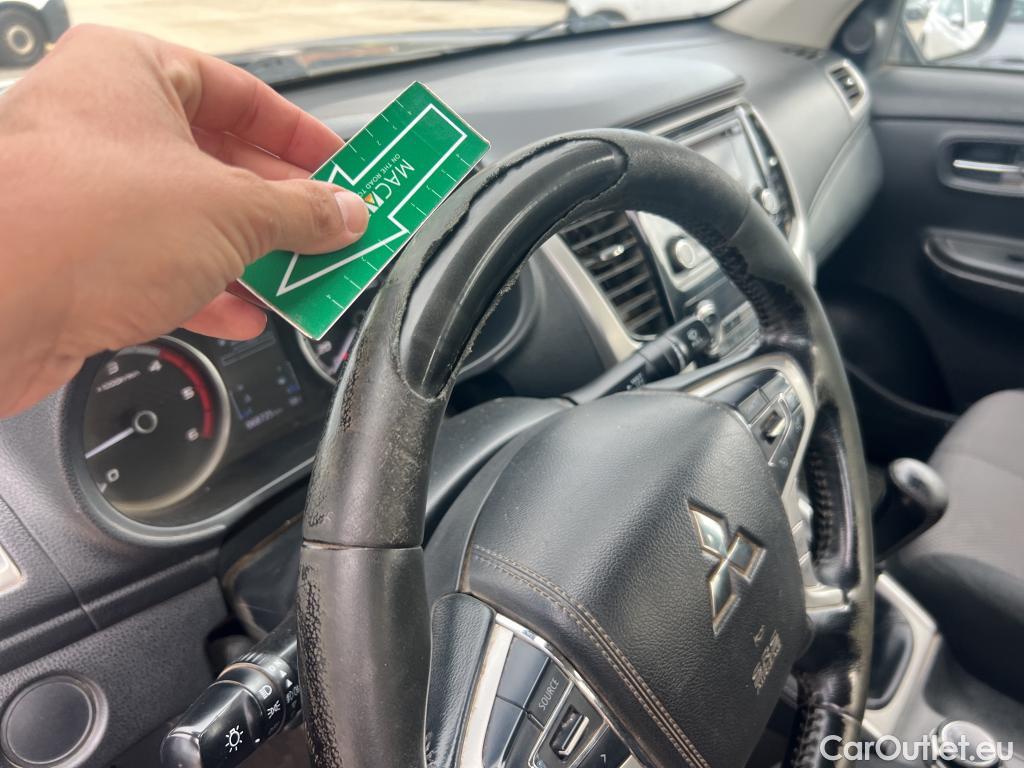  Mitsubishi  L200 MITSUBISHI  / 2019 / 4P / pickup doble cabina D/C 220 DI-D M-Pro #58