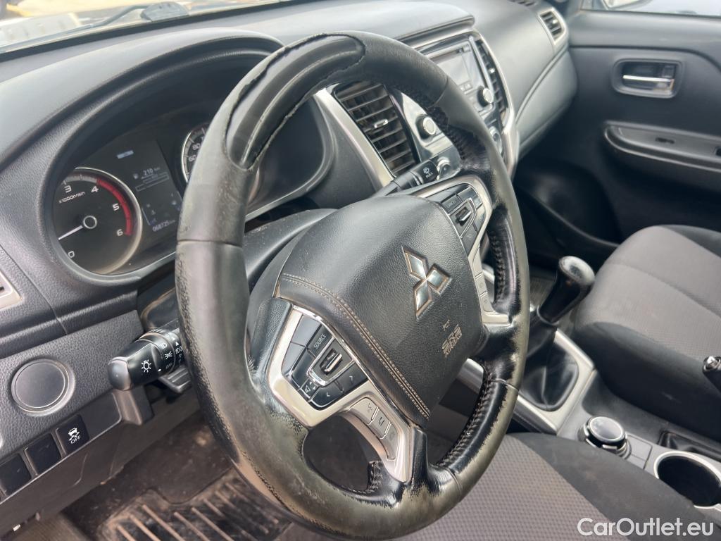  Mitsubishi  L200 MITSUBISHI  / 2019 / 4P / pickup doble cabina D/C 220 DI-D M-Pro #57
