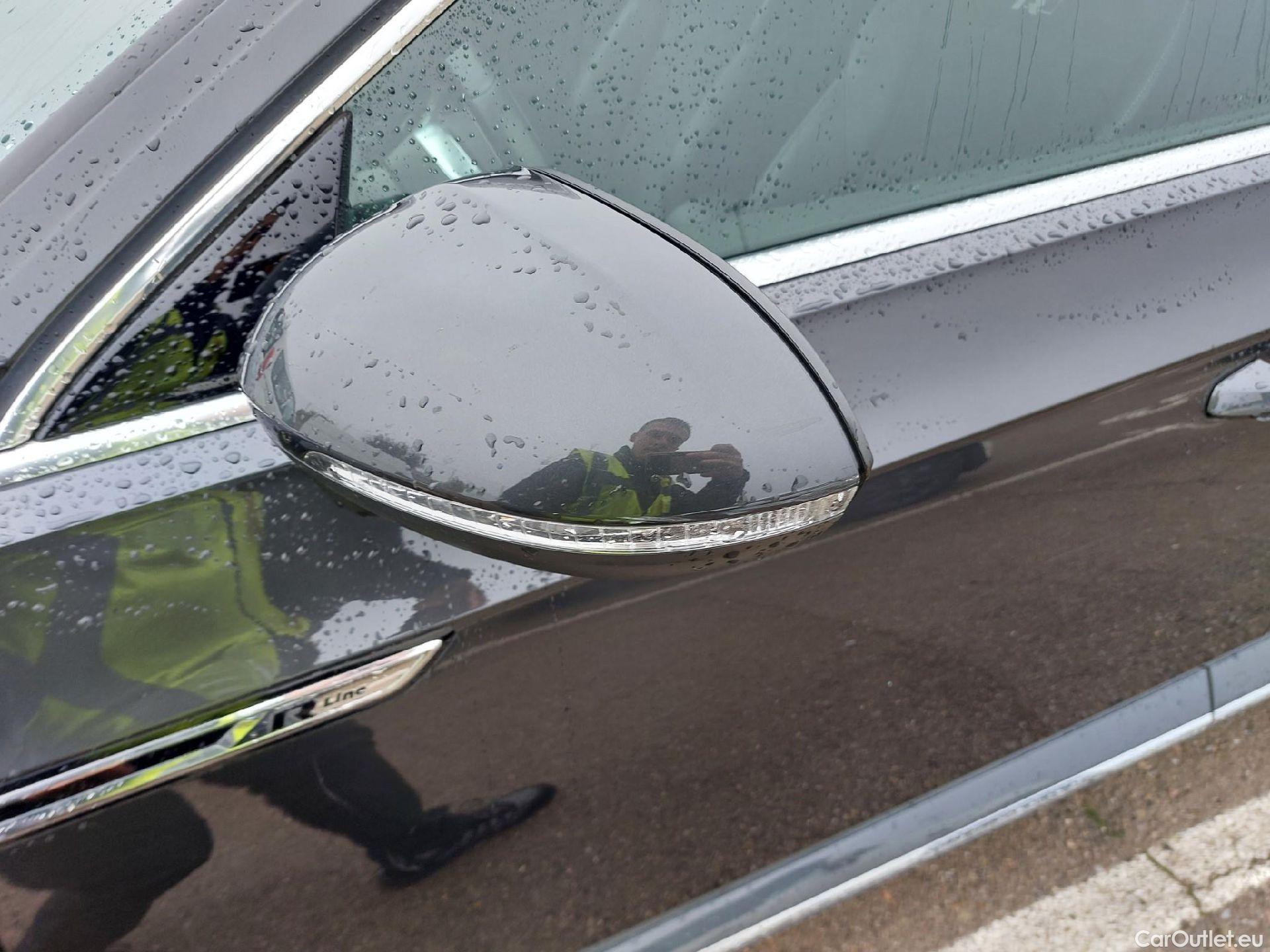  Volkswagen  Arteon VOLKSWAGEN  / 2017 / 5P / berlina con portón R-Line 2.0 TDI 110kW (150CV) DSG #9