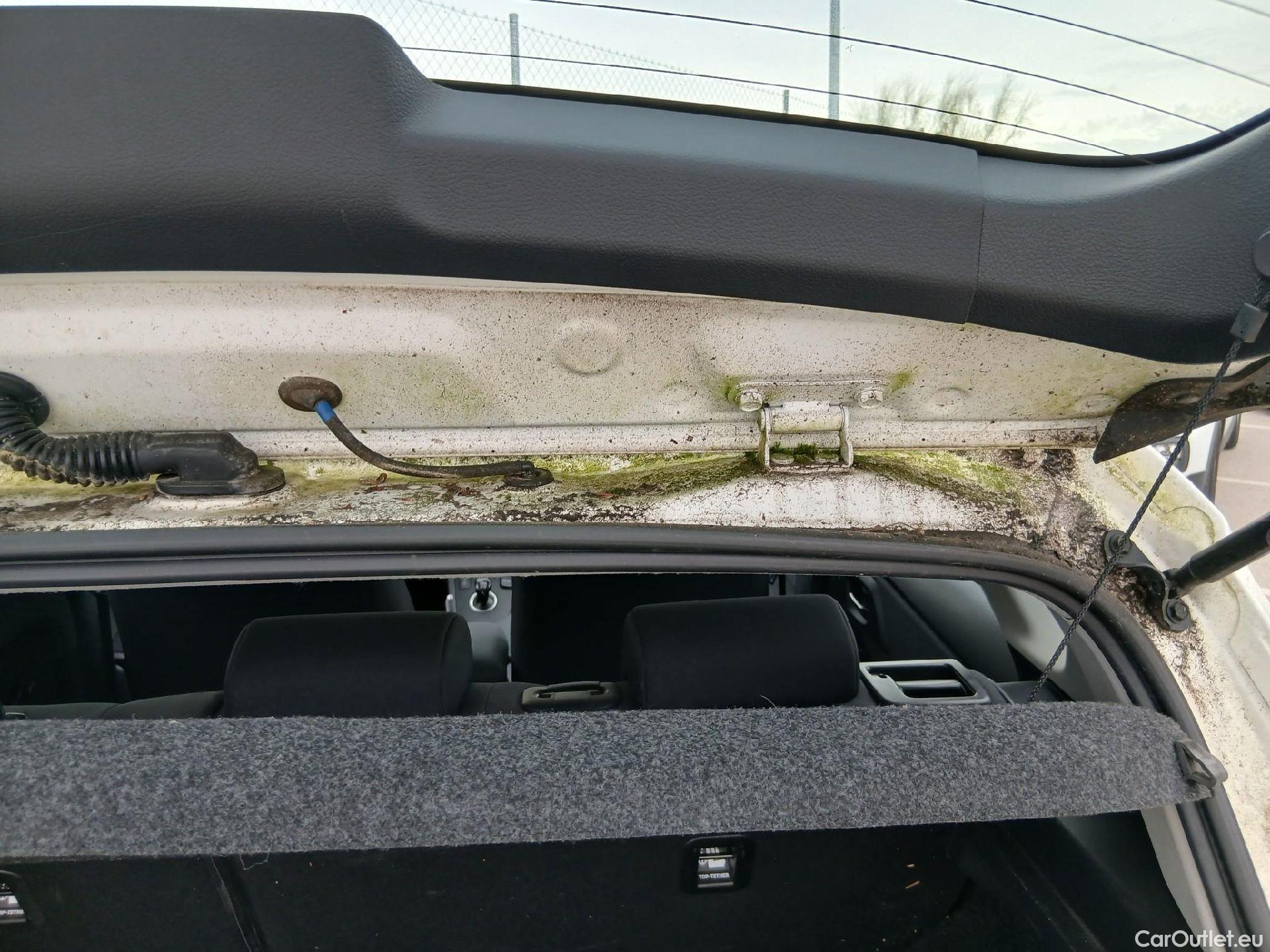  Toyota  Auris TOYOTA  / 2015 / 5P / berlina con portón 1.8 140H Hybrid Business #13