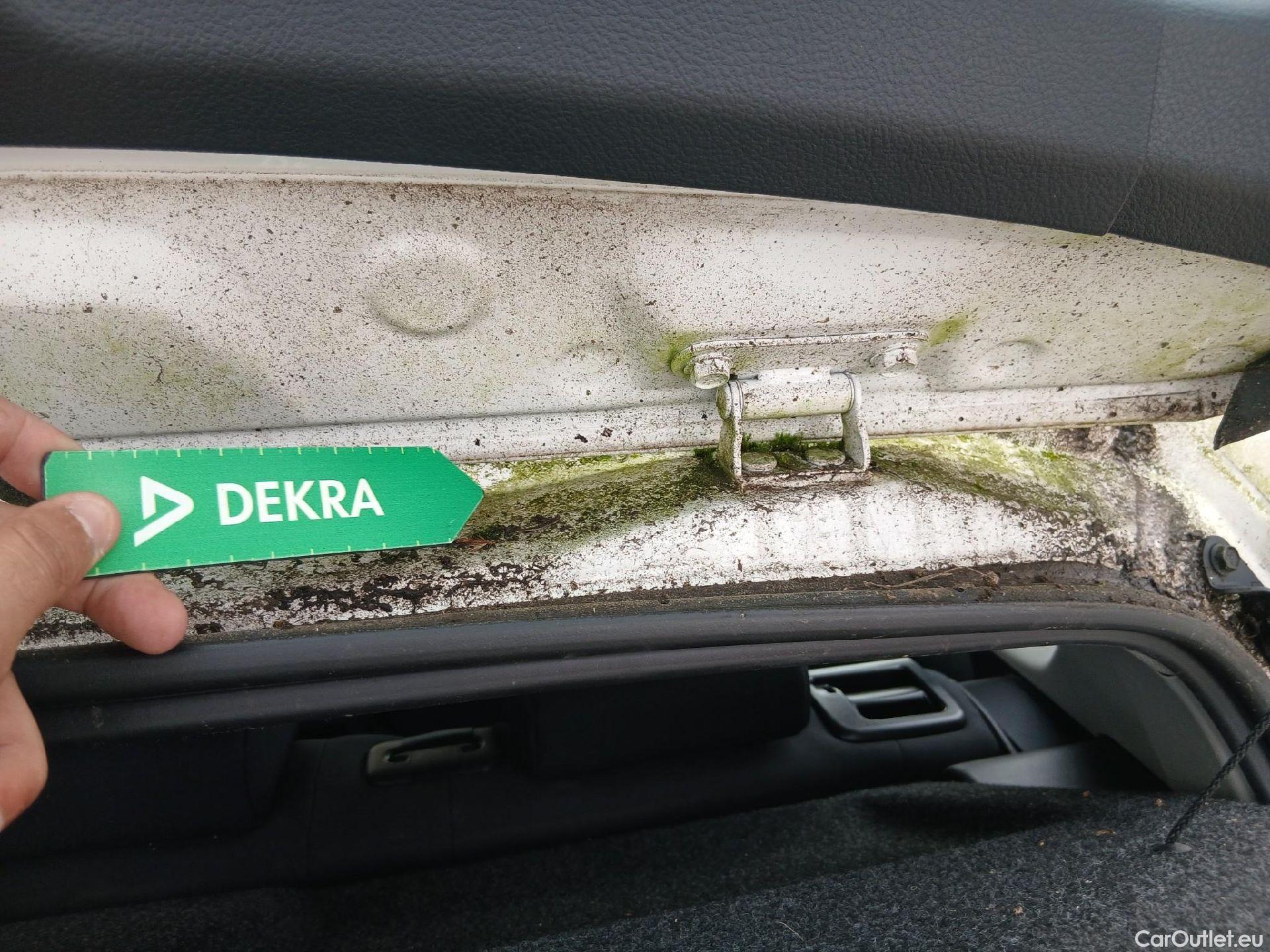  Toyota  Auris TOYOTA  / 2015 / 5P / berlina con portón 1.8 140H Hybrid Business #14