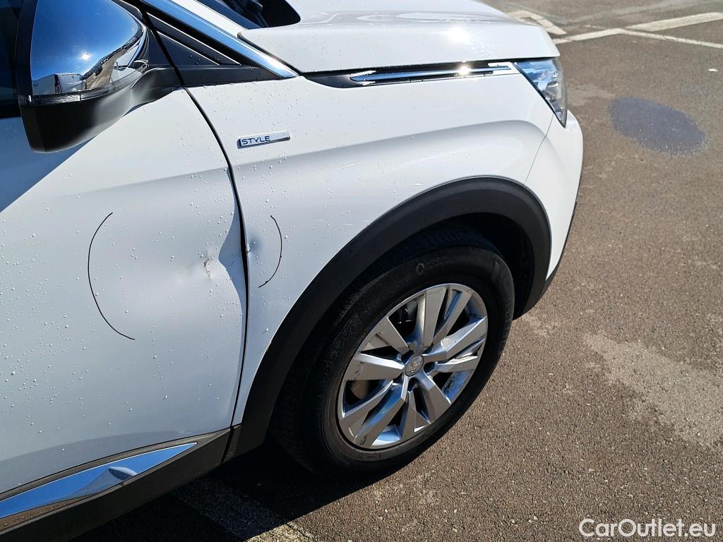  Peugeot  3008 PEUGEOT  / 2016 / 5P / todoterreno 1.5 BlueHDi 96kW (130CV) S&S Style EAT8 #3