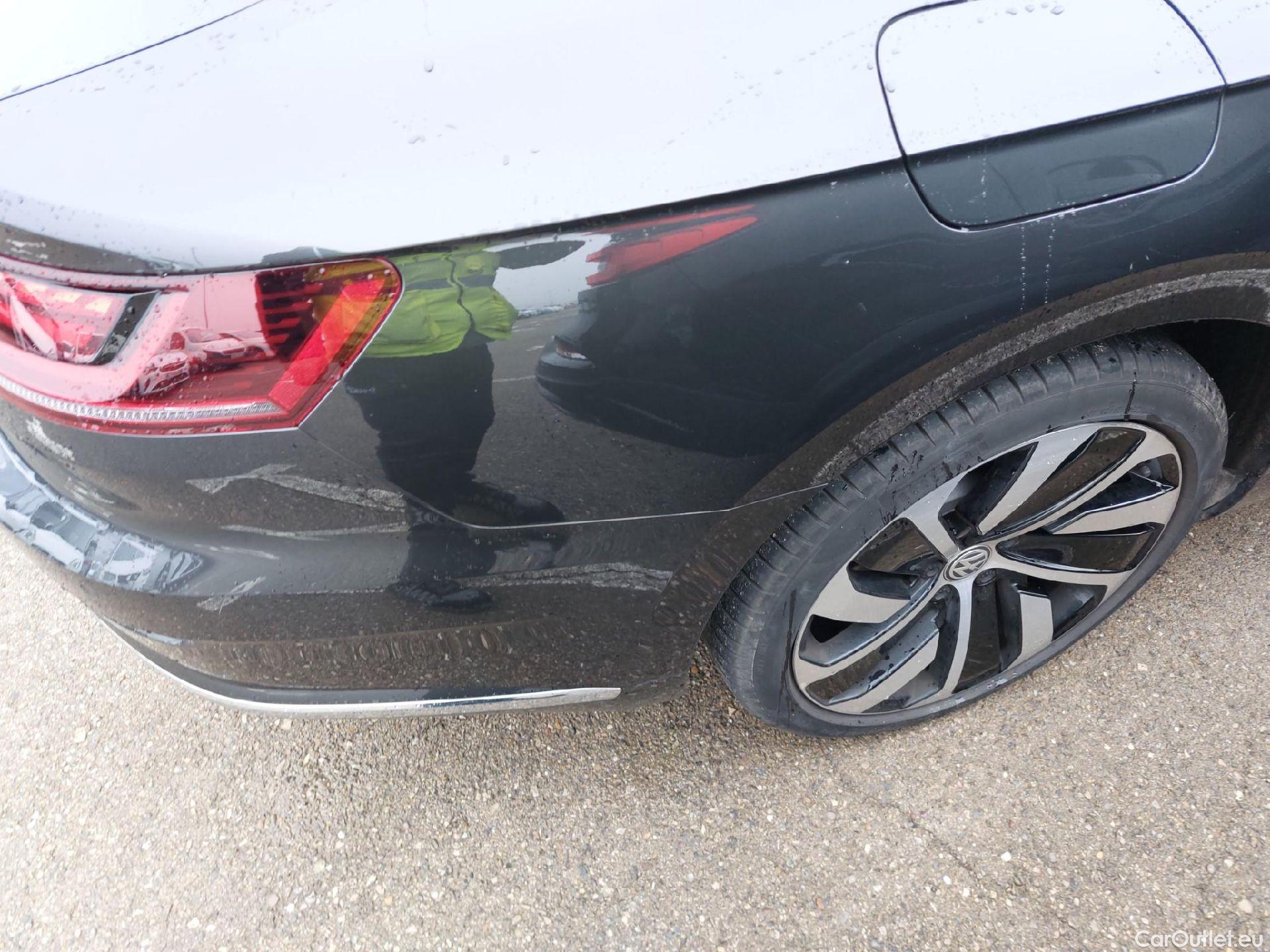  Volkswagen  Arteon VOLKSWAGEN  / 2017 / 5P / berlina con portón R-Line 2.0 TDI 110kW (150CV) DSG #19