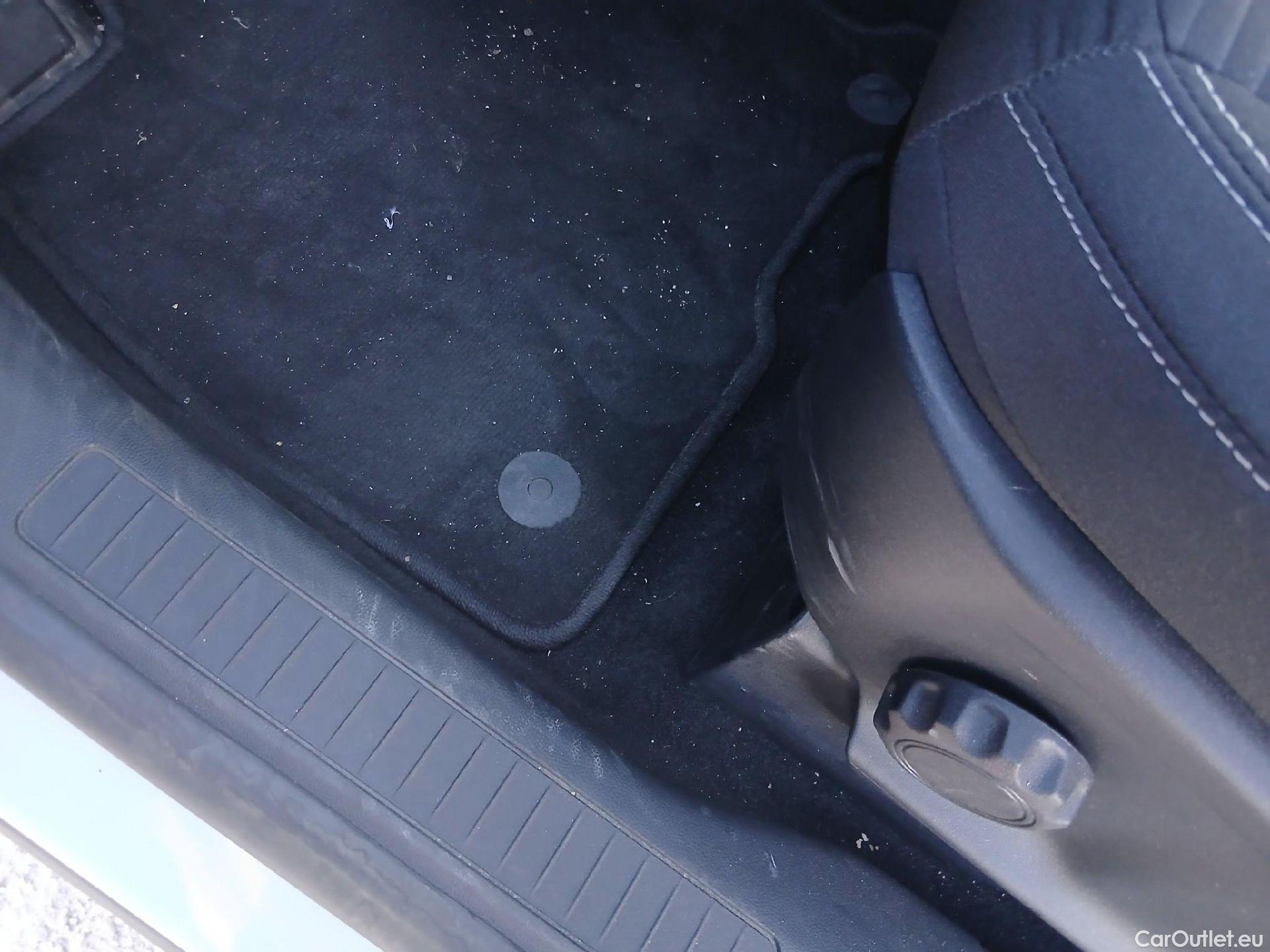  Ford  Kuga FORD  / 2019 / 5P / todoterreno Titanium 2.5 Duratec PHEV 165kW Auto #5