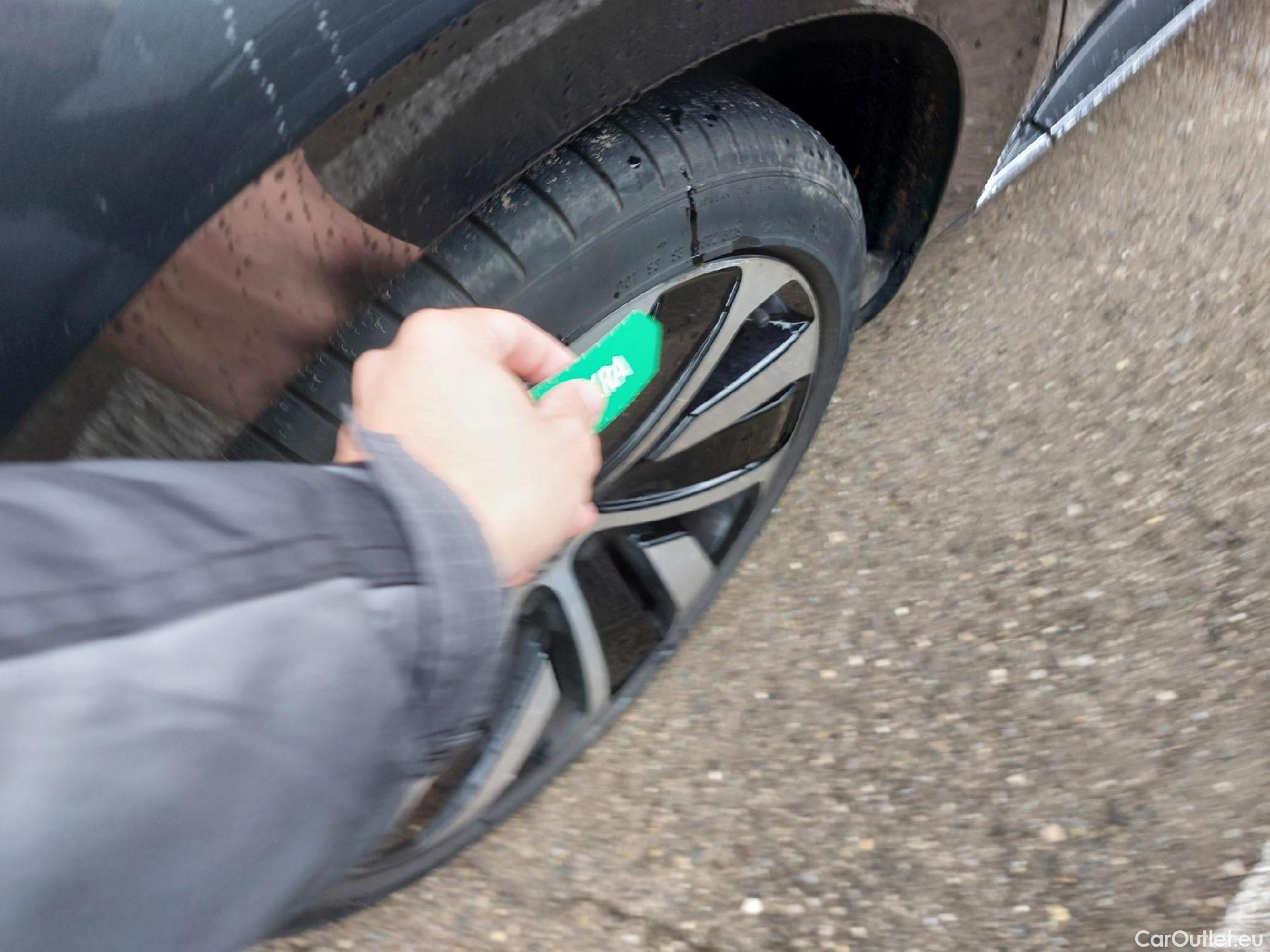  Volkswagen  Arteon VOLKSWAGEN  / 2017 / 5P / berlina con portón R-Line 2.0 TDI 110kW (150CV) DSG #22