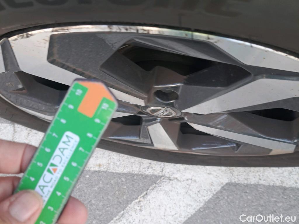  Nissan  Qashqai NISSAN  / 2021 / 5P / todoterreno DIG-T 116kW mHEV Xtronic Premiere Edit.(SL) #4