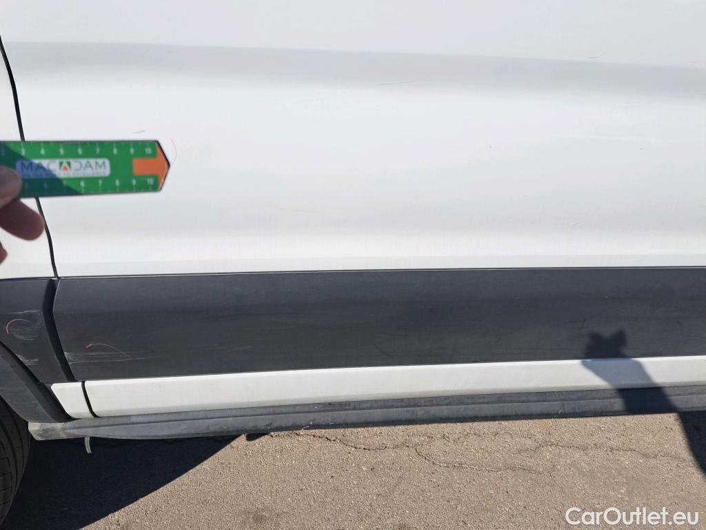  Ford  Transit FORD  / 2013 / 4P / furgón 350 96kW L2H2 Van Trend FWD #56