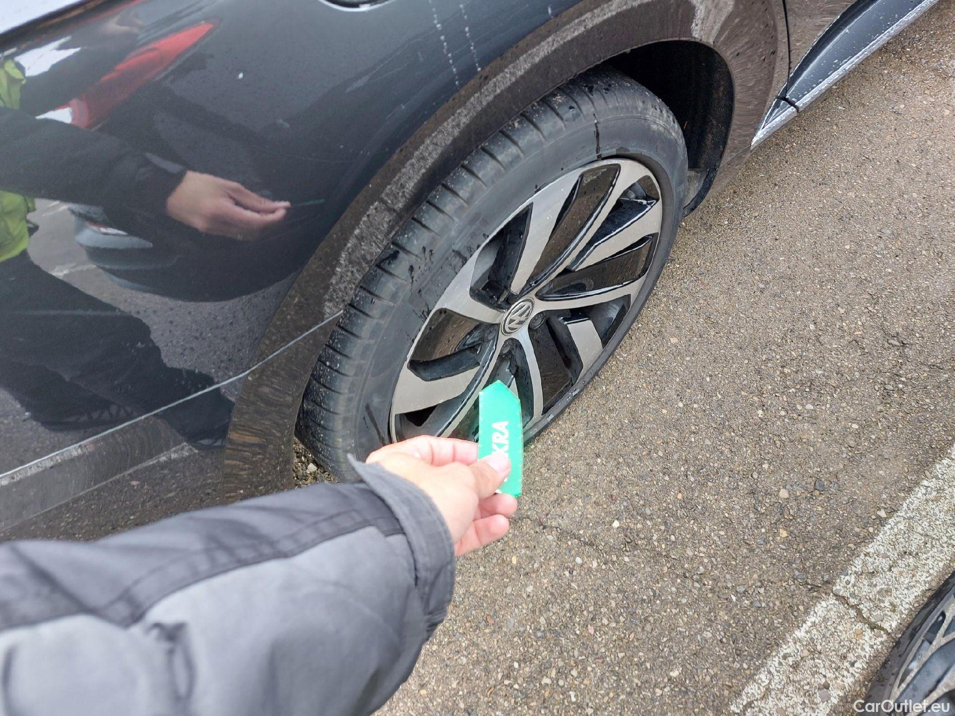  Volkswagen  Arteon VOLKSWAGEN  / 2017 / 5P / berlina con portón R-Line 2.0 TDI 110kW (150CV) DSG #20