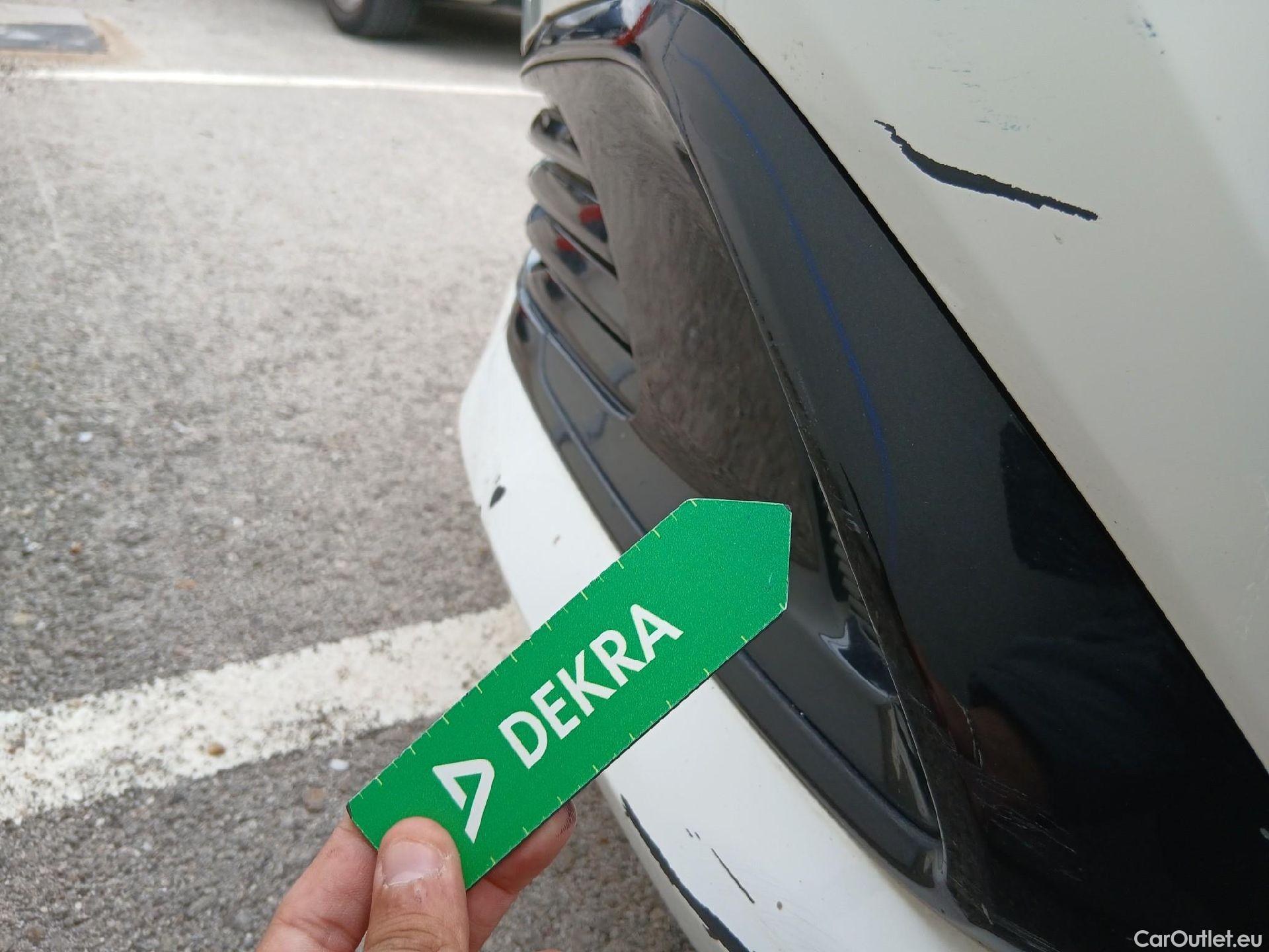  Toyota  Auris TOYOTA  / 2015 / 5P / berlina con portón 1.8 140H Hybrid Business #6