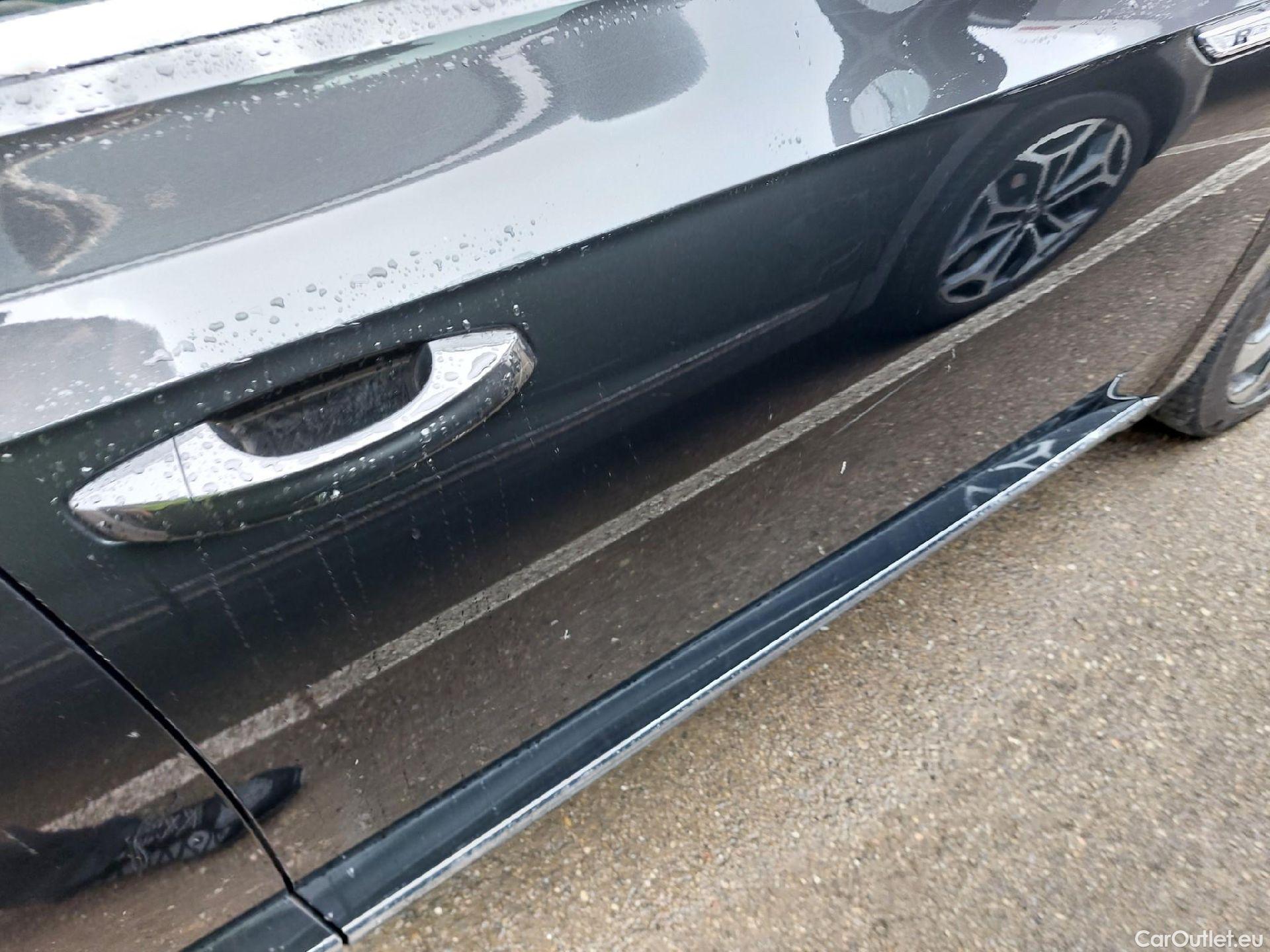  Volkswagen  Arteon VOLKSWAGEN  / 2017 / 5P / berlina con portón R-Line 2.0 TDI 110kW (150CV) DSG #26