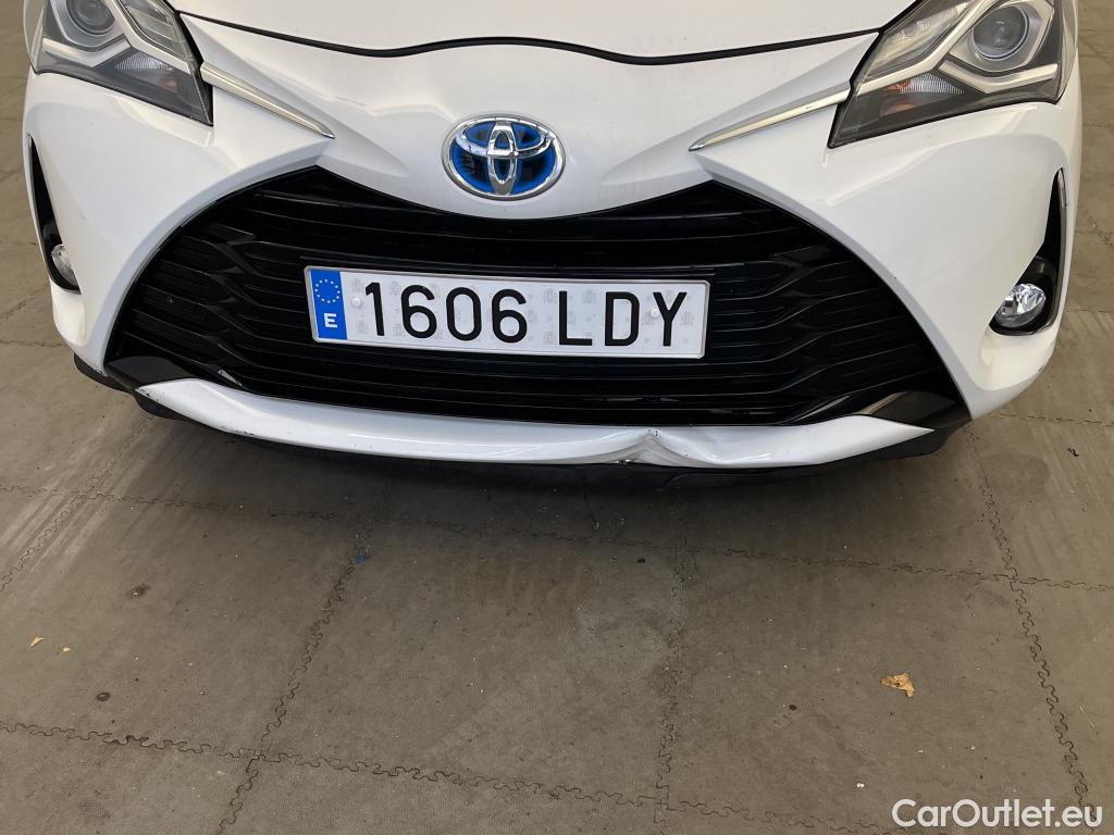  Toyota  Yaris TOYOTA  / 2017 / 5P / berlina con portón 1.5 100H Active #5