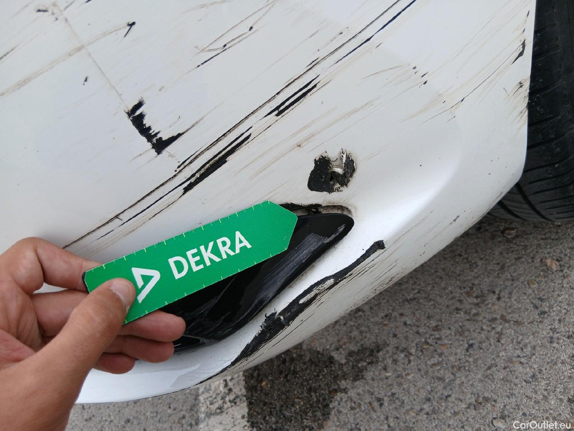  Toyota  Auris TOYOTA  / 2015 / 5P / berlina con portón 1.8 140H Hybrid Business #19