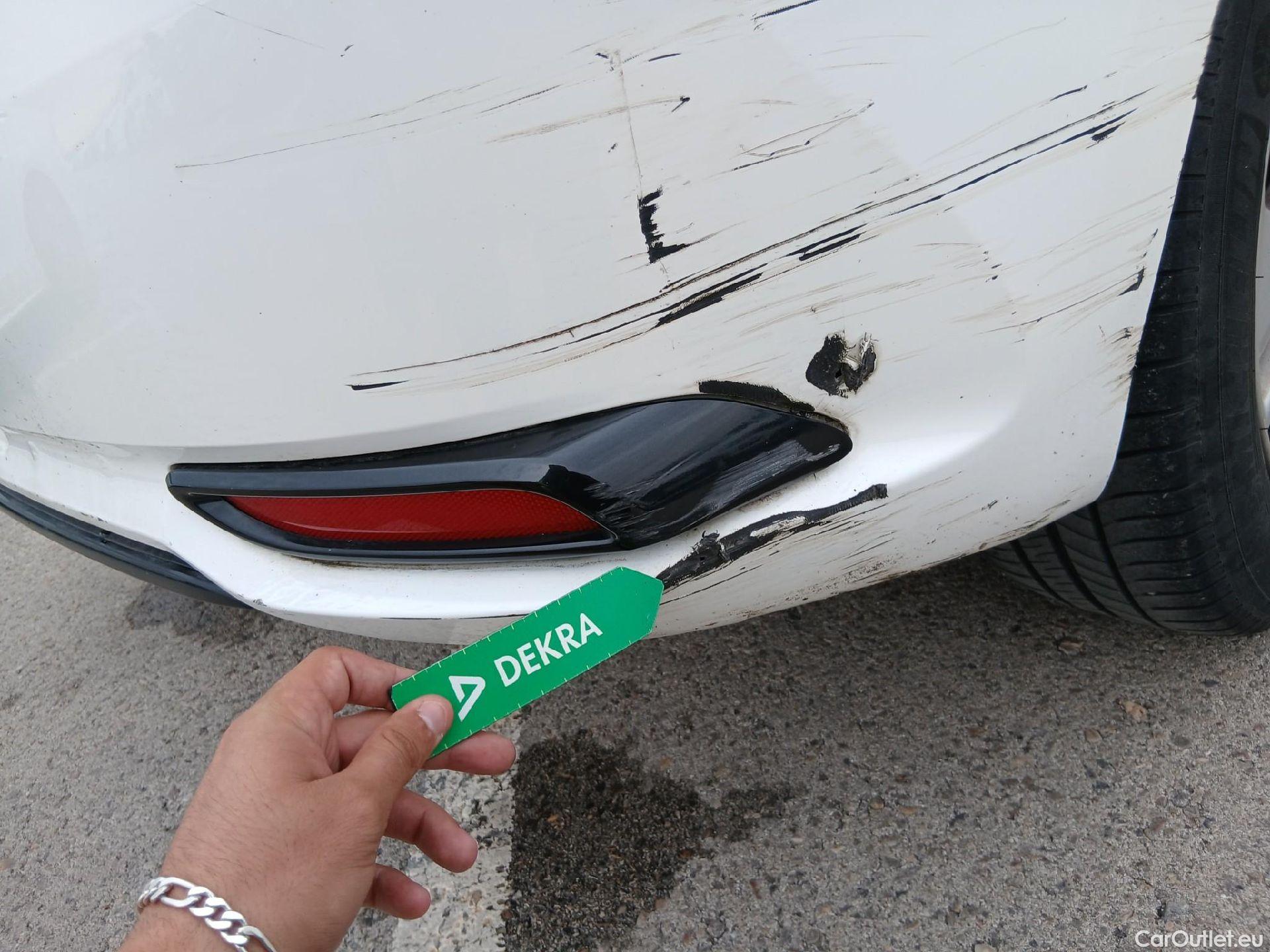  Toyota  Auris TOYOTA  / 2015 / 5P / berlina con portón 1.8 140H Hybrid Business #16