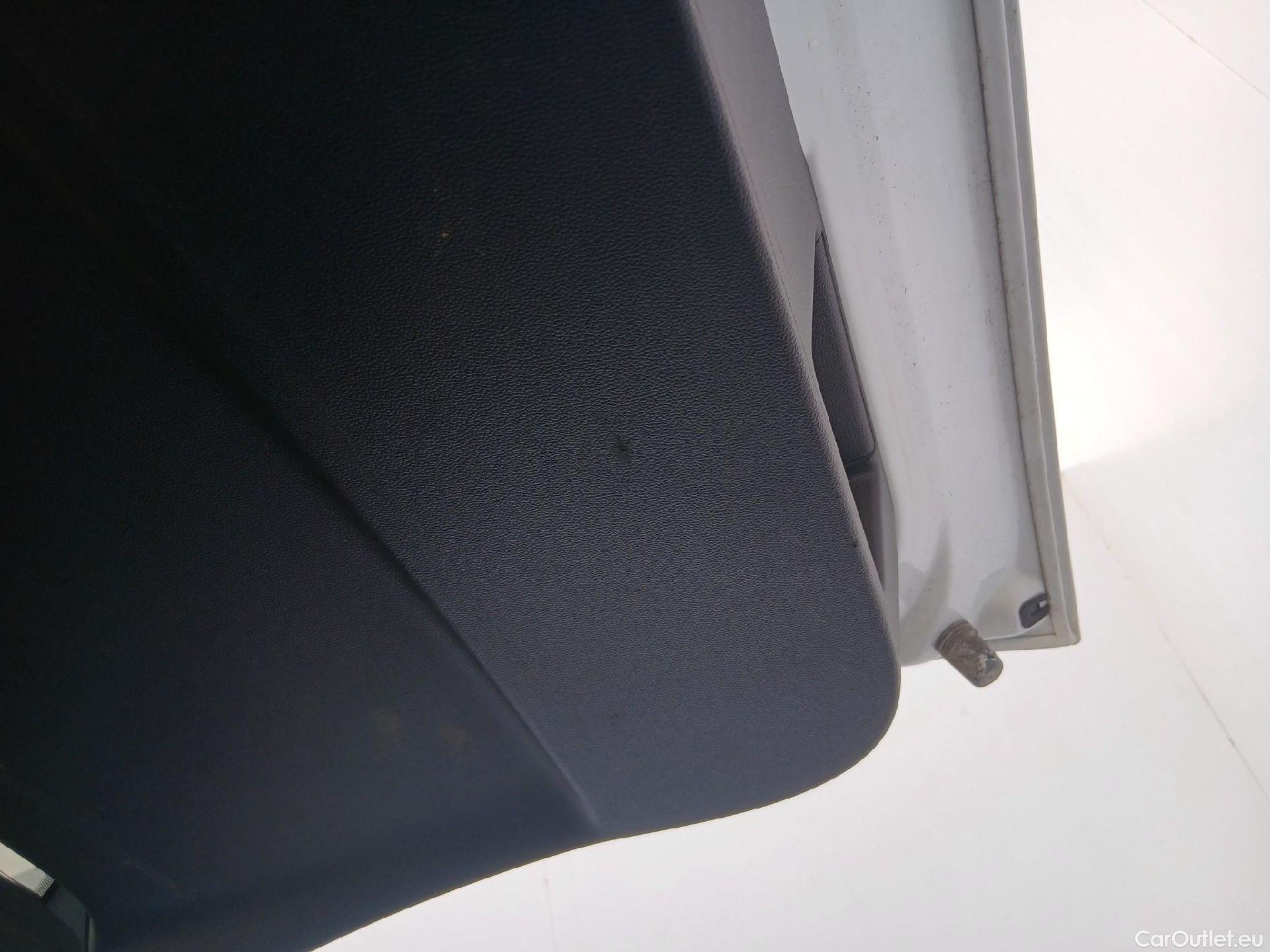  Ford  Kuga FORD  / 2019 / 5P / todoterreno Titanium 2.5 Duratec PHEV 165kW Auto #4