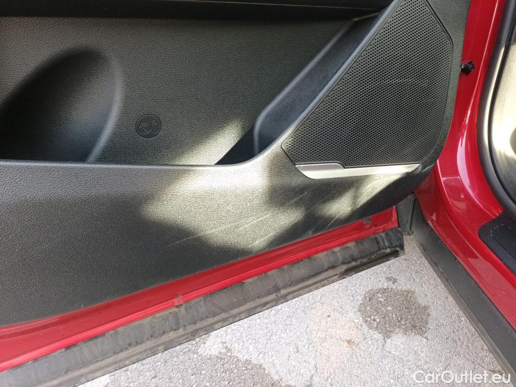  KIA  Sportage KIA  / 2022 / 5P / todoterreno 1.6 T-GDi 118kW (160CV) Drive 17