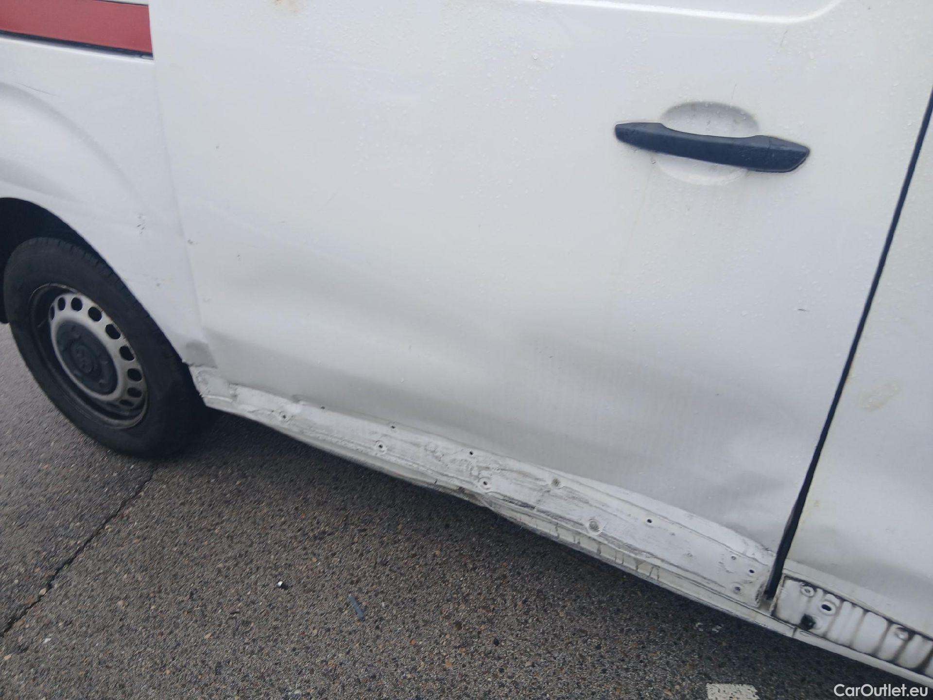  Toyota  Proace TOYOTA  / 2016 / 4P / furgón FU. MEDIO (L1) 2.0D 90kW COMFORT CARGA + #41