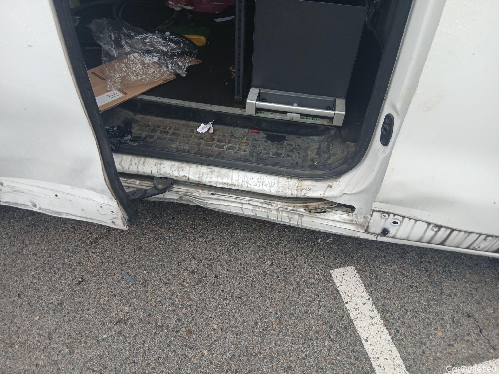  Toyota  Proace TOYOTA  / 2016 / 4P / furgón FU. MEDIO (L1) 2.0D 90kW COMFORT CARGA + #36