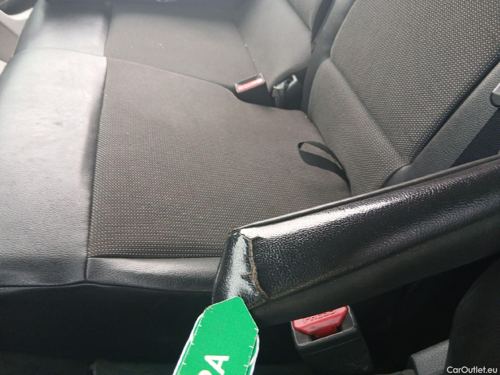  Toyota  Proace TOYOTA  / 2016 / 4P / furgón FU. MEDIO (L1) 2.0D 90kW COMFORT CARGA + #6